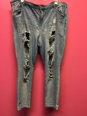 Cropped Ripped Boyfriend Jeans - Closets of Curves