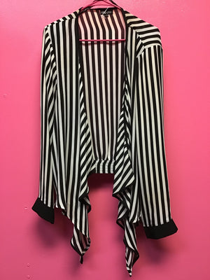Black&White Stripe - Closets of Curves